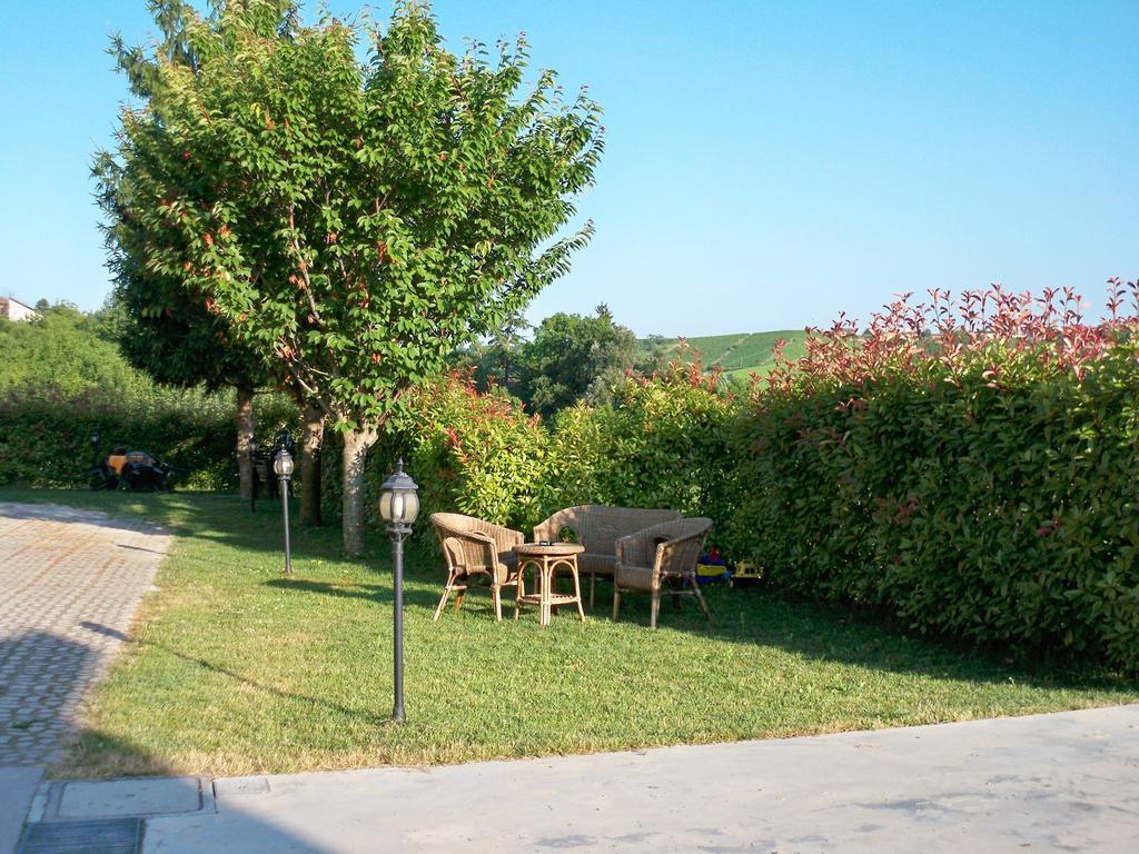 Cascina La Corte Bed and Breakfast Neive Buitenkant foto