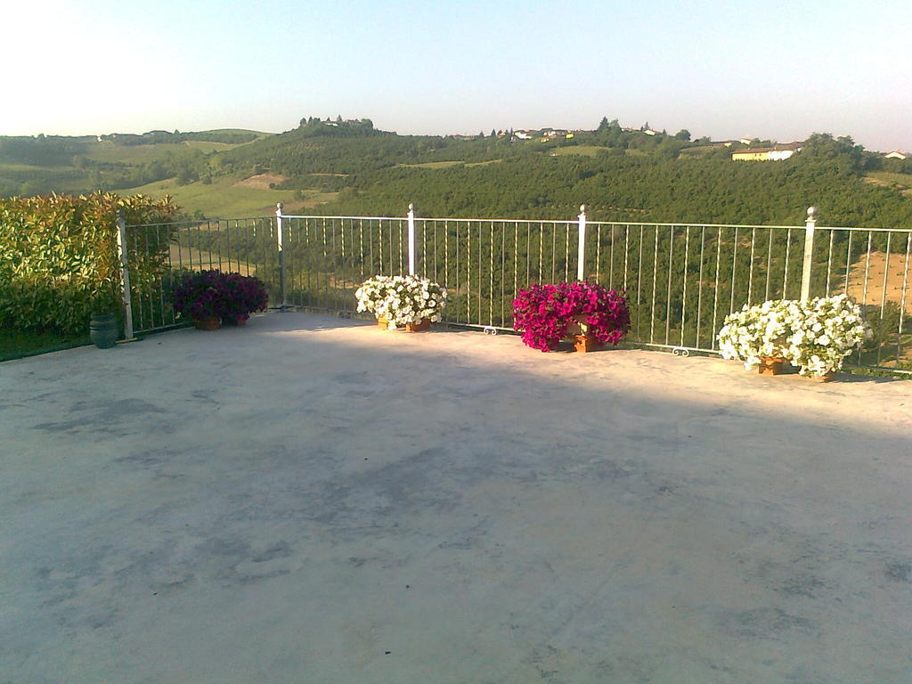 Cascina La Corte Bed and Breakfast Neive Buitenkant foto