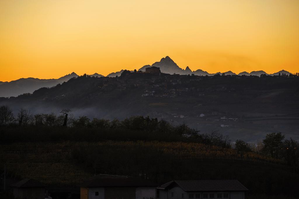 Cascina La Corte Bed and Breakfast Neive Buitenkant foto