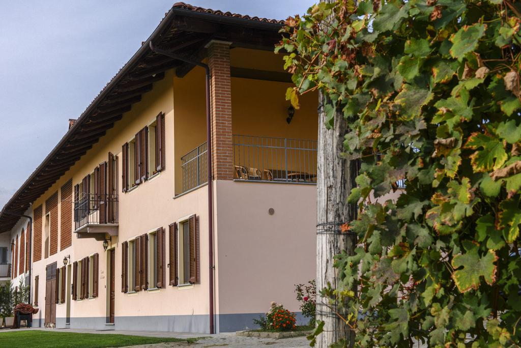 Cascina La Corte Bed and Breakfast Neive Buitenkant foto