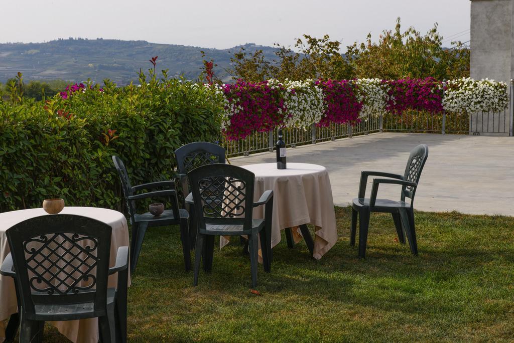 Cascina La Corte Bed and Breakfast Neive Buitenkant foto